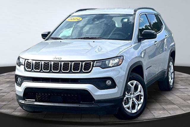 Used 2024 Jeep Compass Latitude AWD/4WD image 12