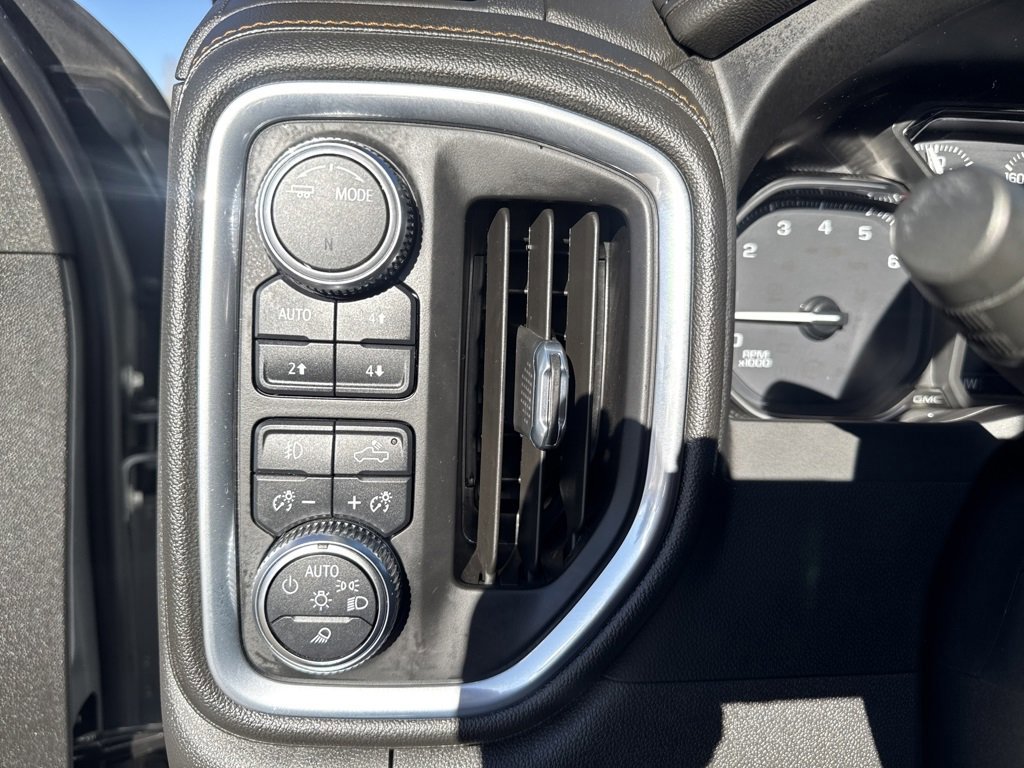Used 2022 GMC Sierra 1500 AT4 w/ AT4 Preferred Package image 19