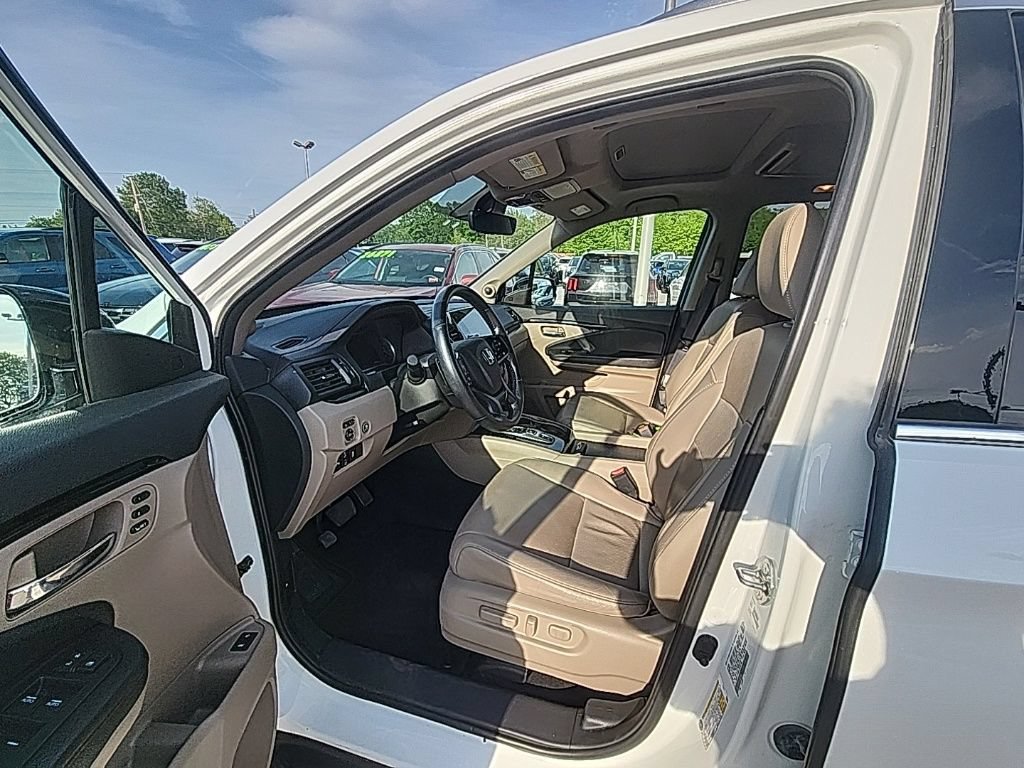 Used 2020 Honda Pilot Elite image 9