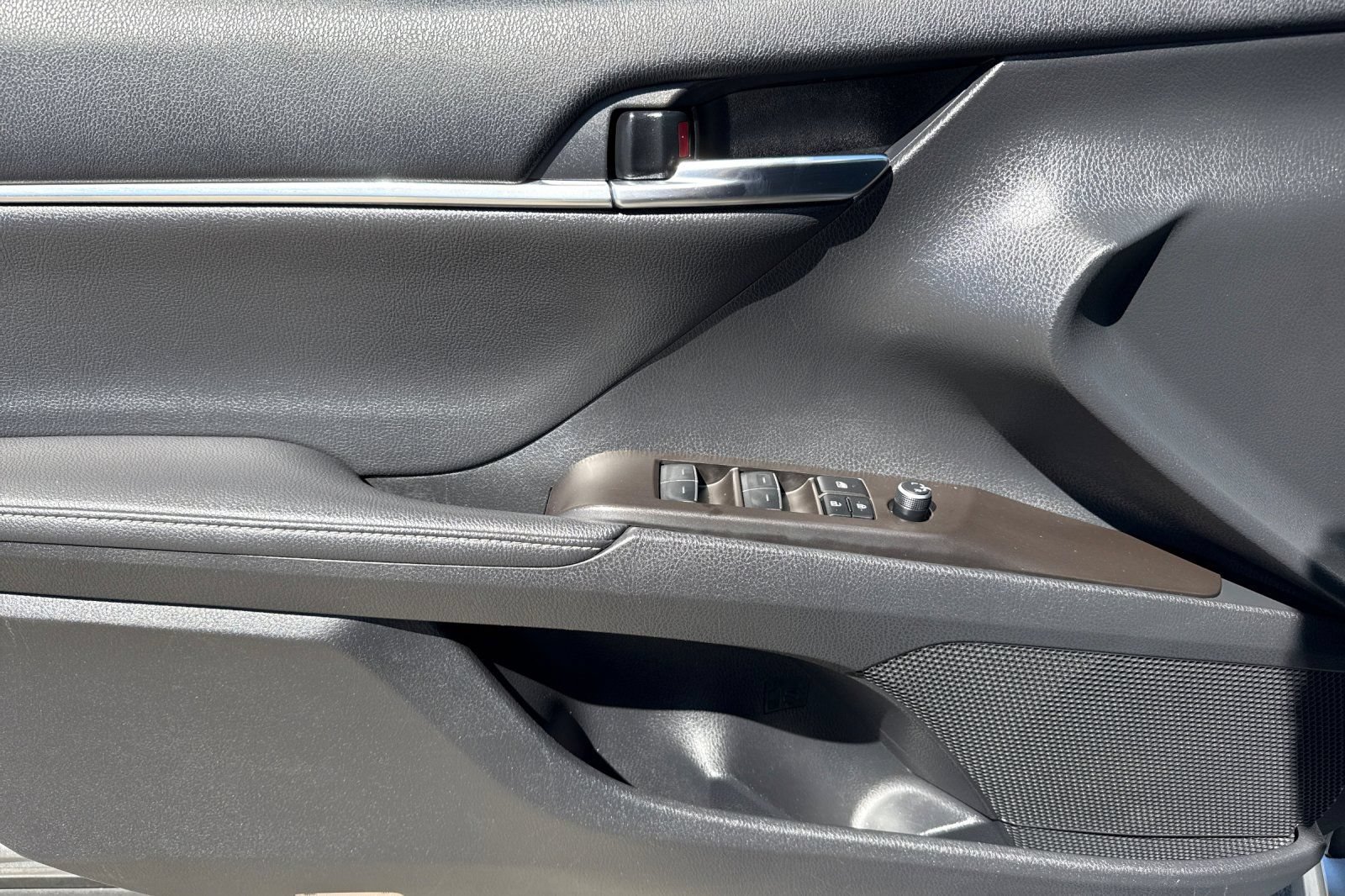 Used 2024 Toyota Camry XSE FWD image 13