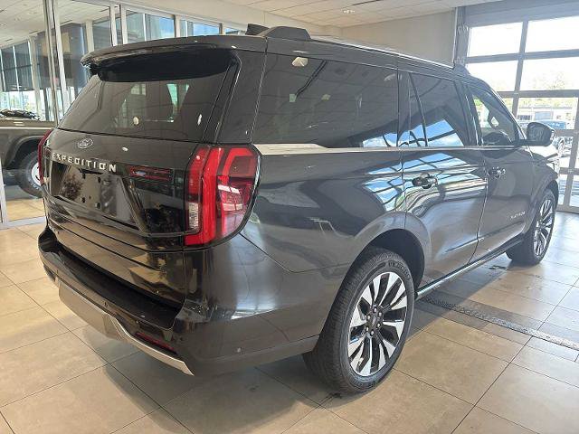 Certified 2025 Ford Expedition Platinum w/ Driver's Package AWD/4WD image 3