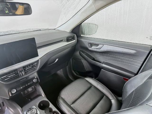 Certified 2025 Ford Escape Platinum AWD/4WD image 23
