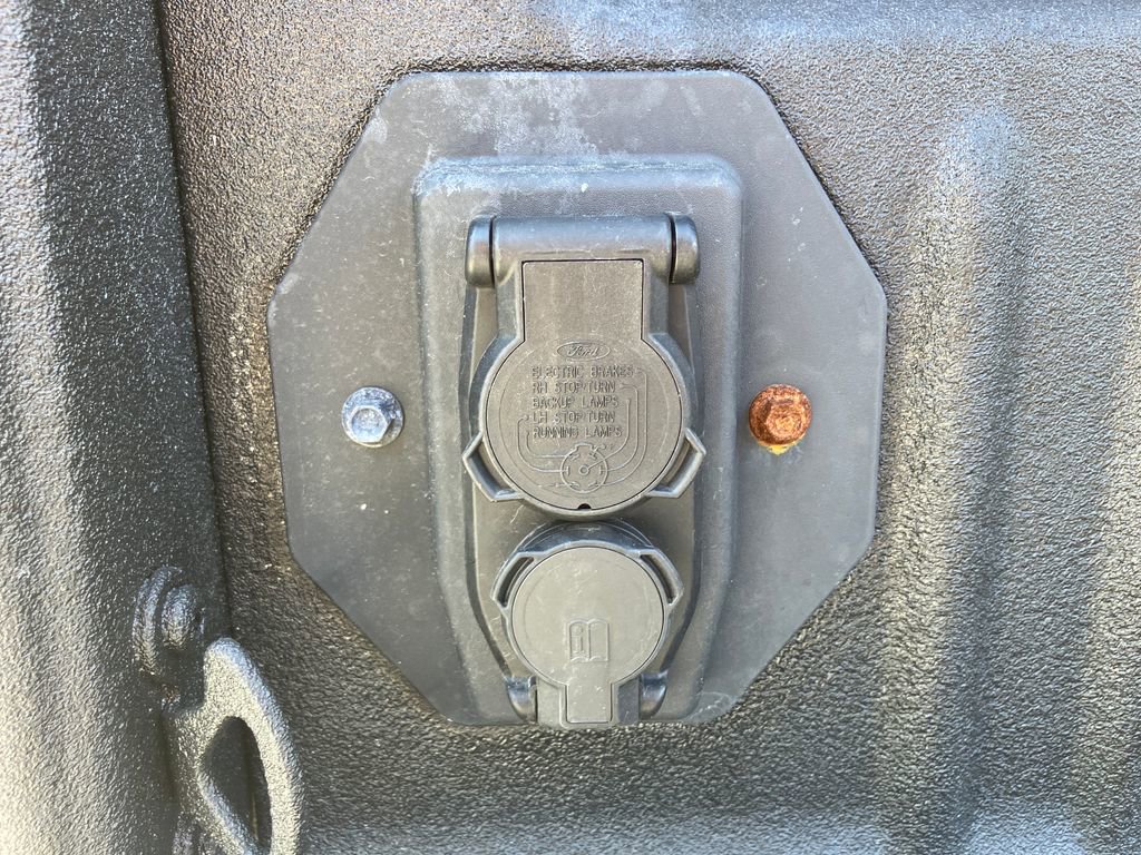 Certified 2025 Ford F450 Platinum w/ FX4 Off-Road Package image 32