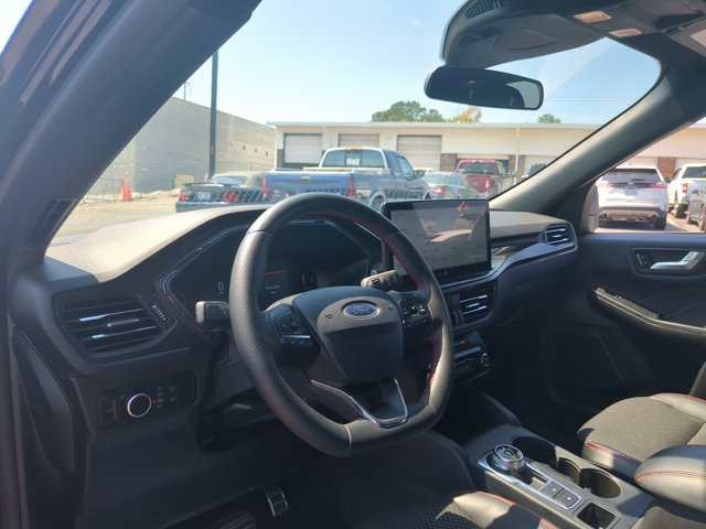 Certified 2024 Ford Escape ST-Line w/ Tech Pack #1 AWD/4WD image 17
