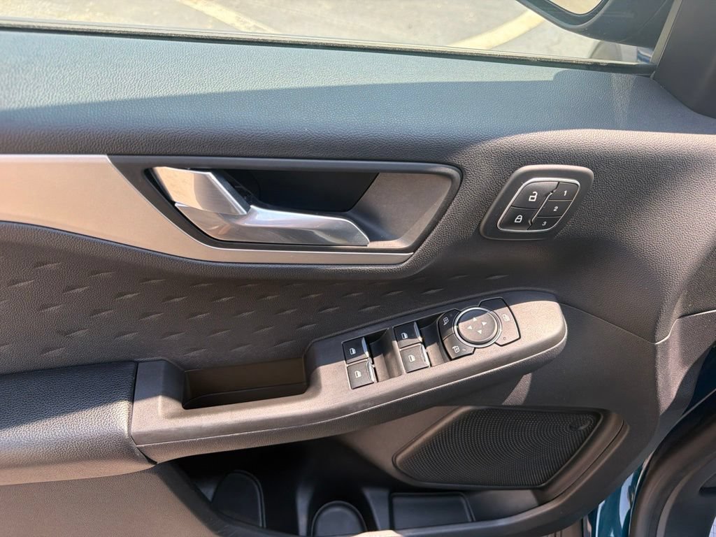 Certified 2020 Ford Escape SEL FWD image 24