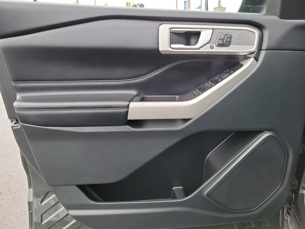 Certified 2024 Ford Explorer Limited w/ Equipment Group 301A AWD/4WD image 6