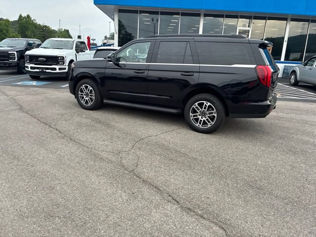 Certified 2025 Ford Expedition Active AWD/4WD image 22