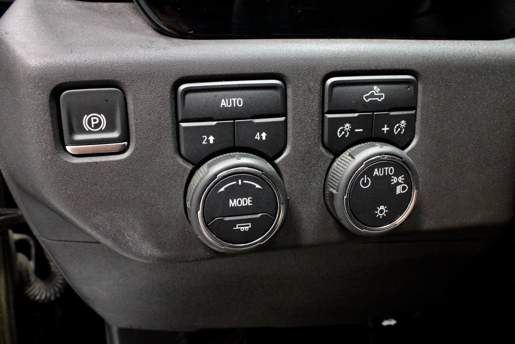 Used 2025 Chevrolet Silverado 1500 LT AWD/4WD image 26
