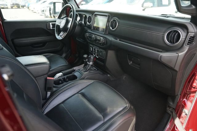 Used 2021 Jeep Wrangler Unlimited Sahara w/ Cold Weather Group AWD/4WD image 17