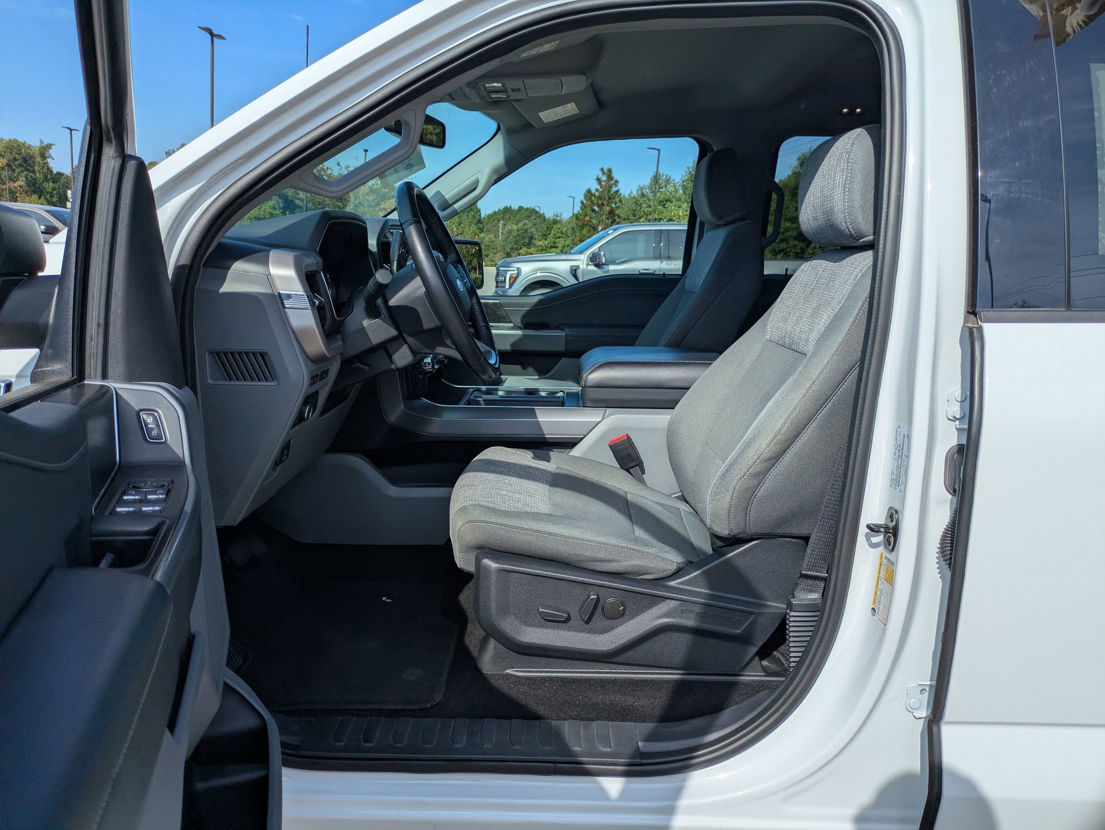 Certified 2022 Ford F150 XLT w/ Equipment Group 302A High image 15