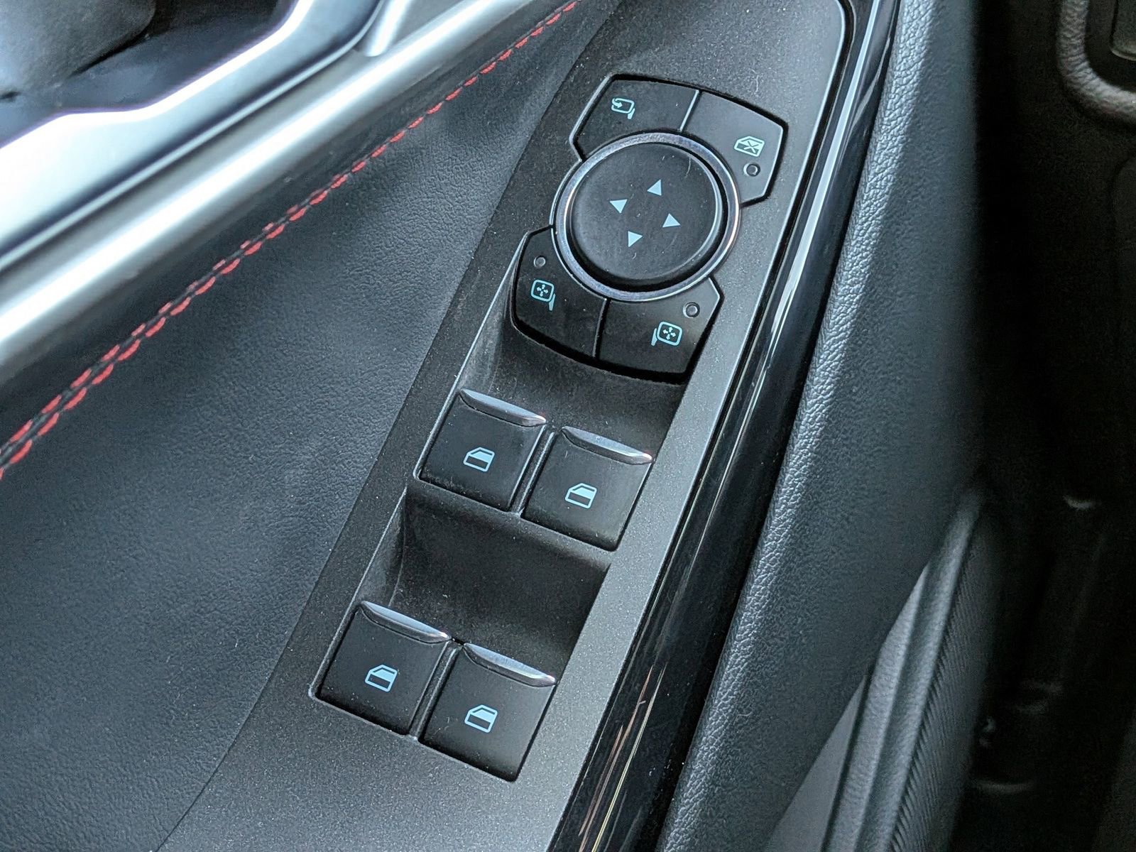 Certified 2023 Ford Explorer ST-Line w/ Class IV Trailer Tow Package image 29