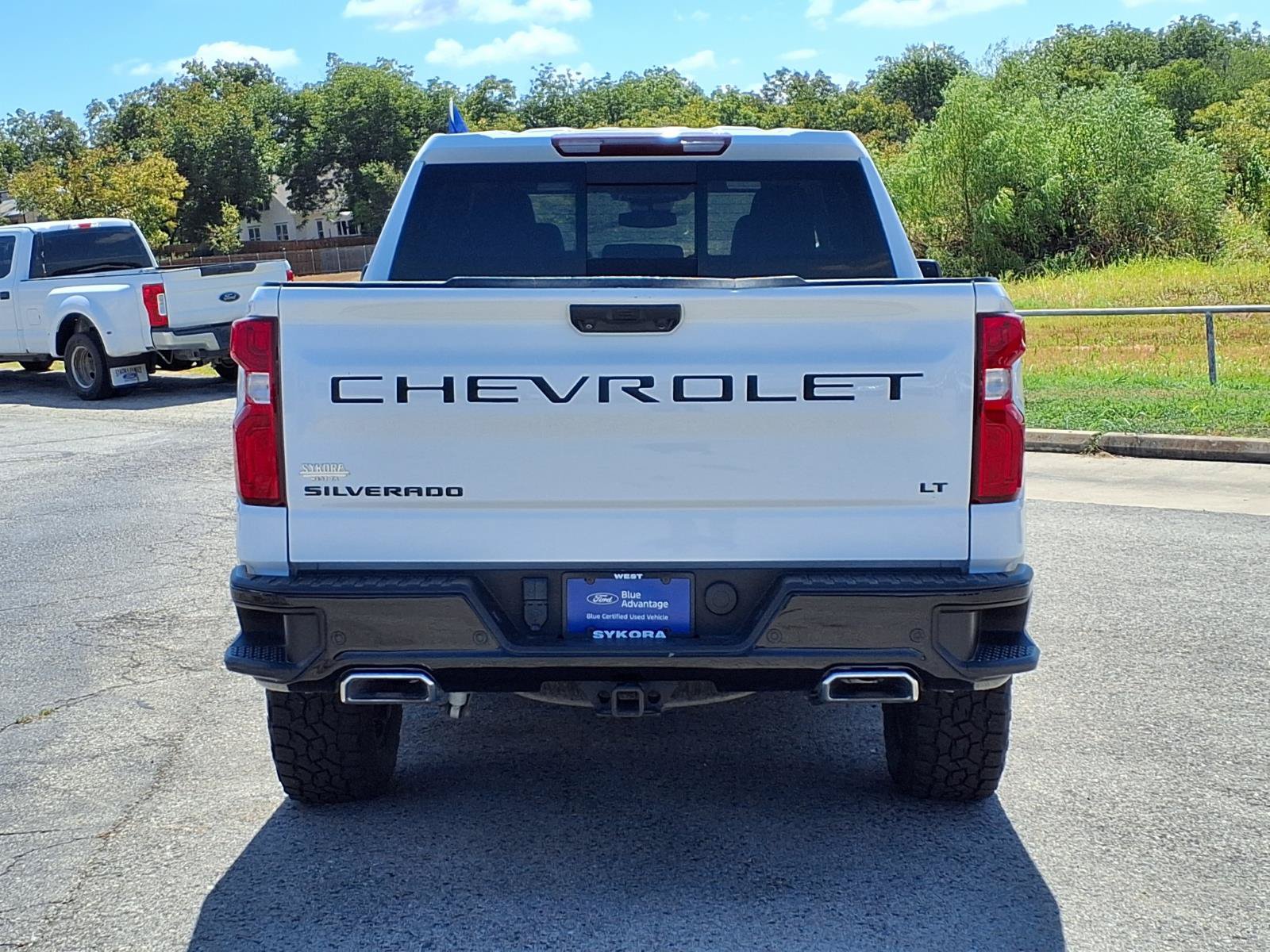 Used 2022 Chevrolet Silverado 1500 LT Trail Boss w/ LT Trail Boss Premium Package AWD/4WD image 6