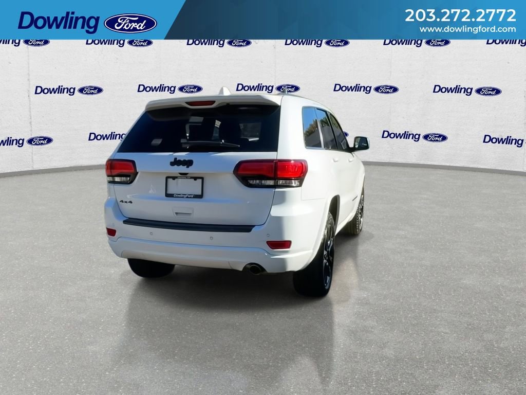 Used 2022 Jeep Grand Cherokee Laredo X image 2