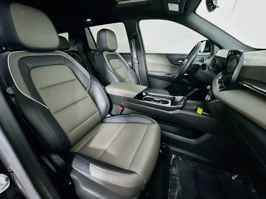 Used 2025 Chevrolet Equinox LT w/ Convenience Package II FWD image 14
