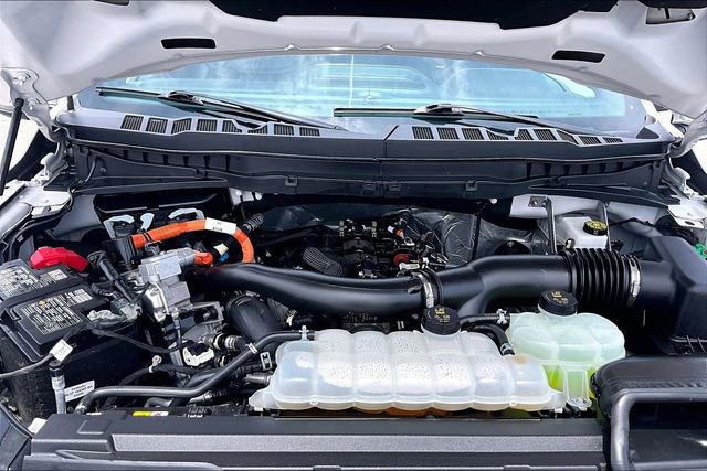 Certified 2025 Ford F150 Platinum AWD/4WD image 7
