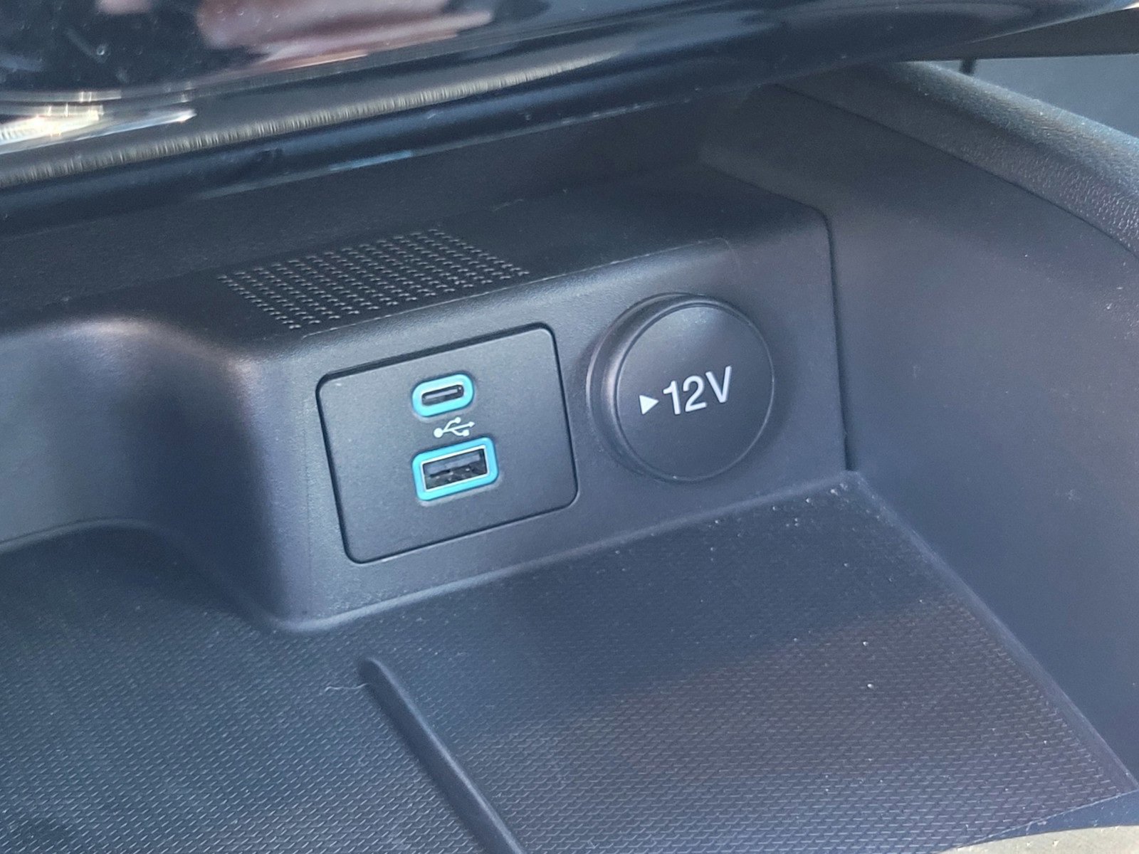 Certified 2023 Ford Escape SE image 24