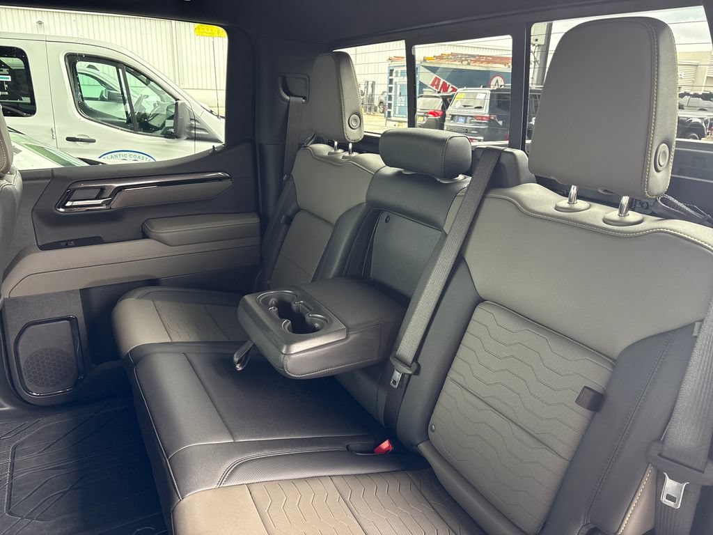 Used 2025 Chevrolet Silverado 1500 ZR2 w/ Technology Package AWD/4WD image 29