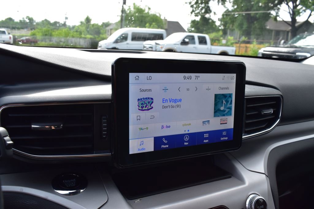 Certified 2024 Ford Explorer XLT w/ Equipment Group 202A AWD/4WD image 12