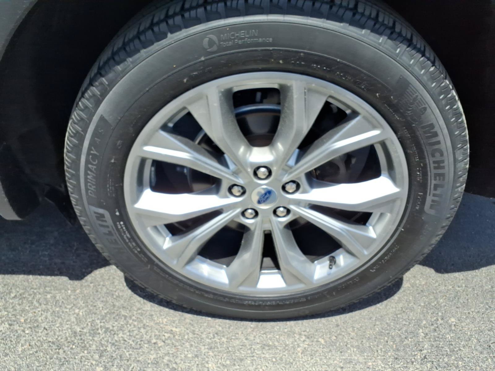 Certified 2023 Ford Explorer Limited w/ Limited Technology Package AWD/4WD image 13
