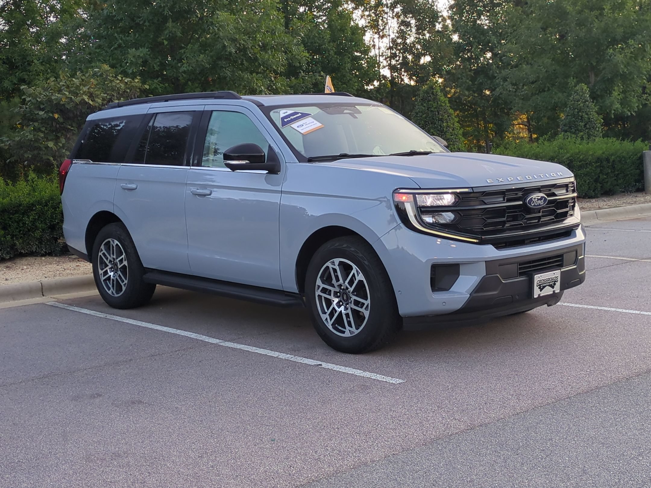 Certified 2025 Ford Expedition Active AWD/4WD image 2