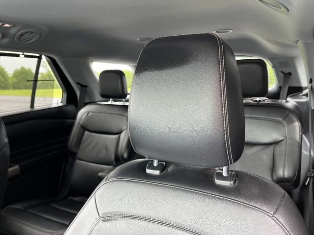 Certified 2022 Ford Explorer Limited AWD/4WD image 16