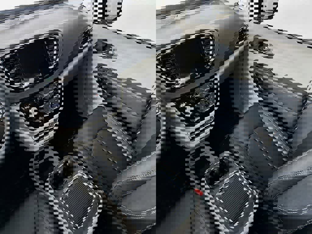 Used 2024 Chrysler Pacifica Touring-L image 11