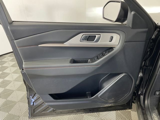 Certified 2025 Ford Explorer Active w/ Active Comfort Package AWD/4WD image 10