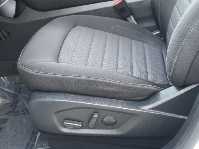 Certified 2020 Ford Edge SE FWD image 16