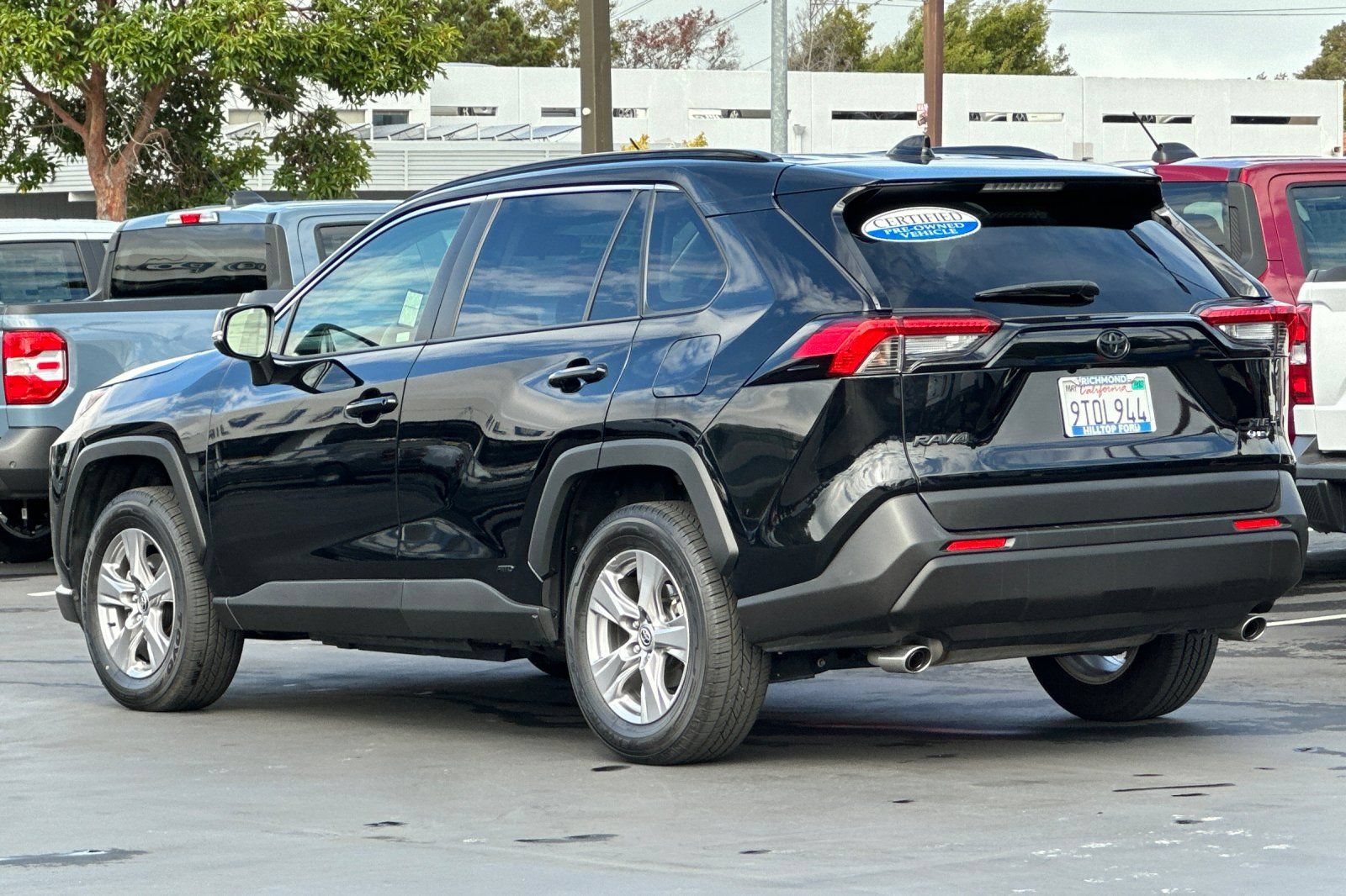 Used 2025 Toyota RAV4 XLE w/ Convenience Package AWD/4WD image 9