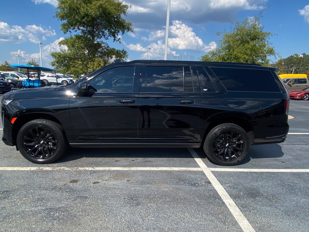 Used 2023 Cadillac Escalade ESV Sport Platinum w/ LPO, ONYX Package AWD/4WD image 4