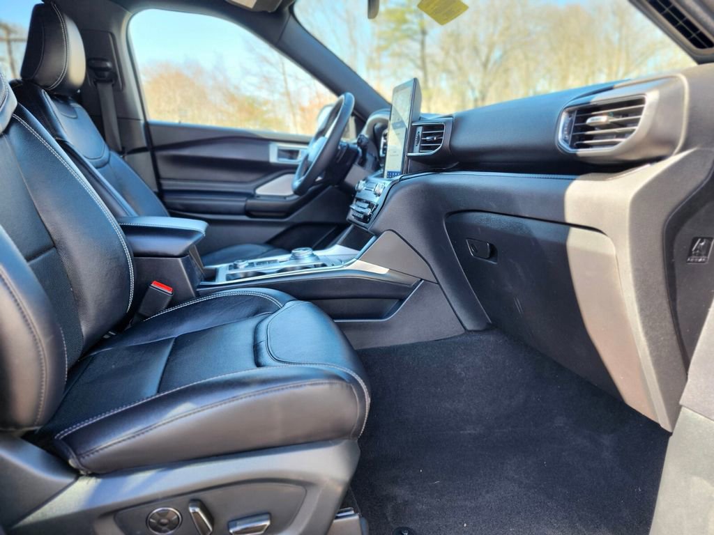 Certified 2020 Ford Explorer ST w/ Premium Technology Package image 11