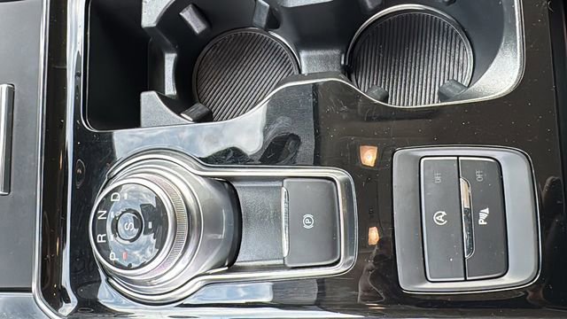 Certified 2020 Ford Edge Titanium image 28