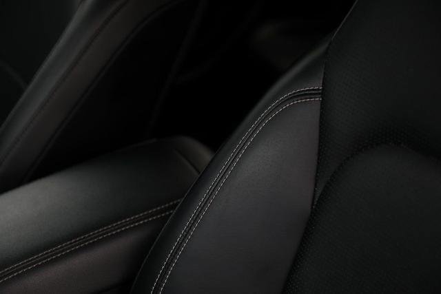 Certified 2025 Ford Escape Platinum image 19