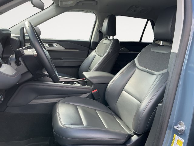 Certified 2025 Ford Explorer Active w/ Active Comfort Package AWD/4WD image 11