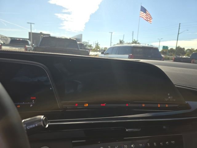 Used 2023 Cadillac Escalade ESV Sport w/ LPO, ONYX Package image 11