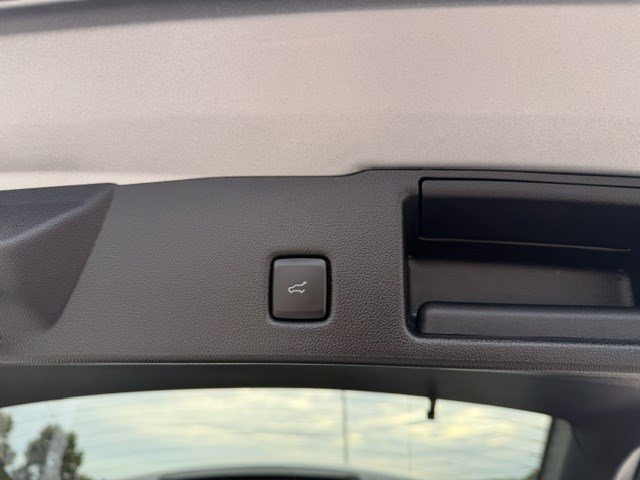 Certified 2024 Ford Escape Active AWD/4WD image 32