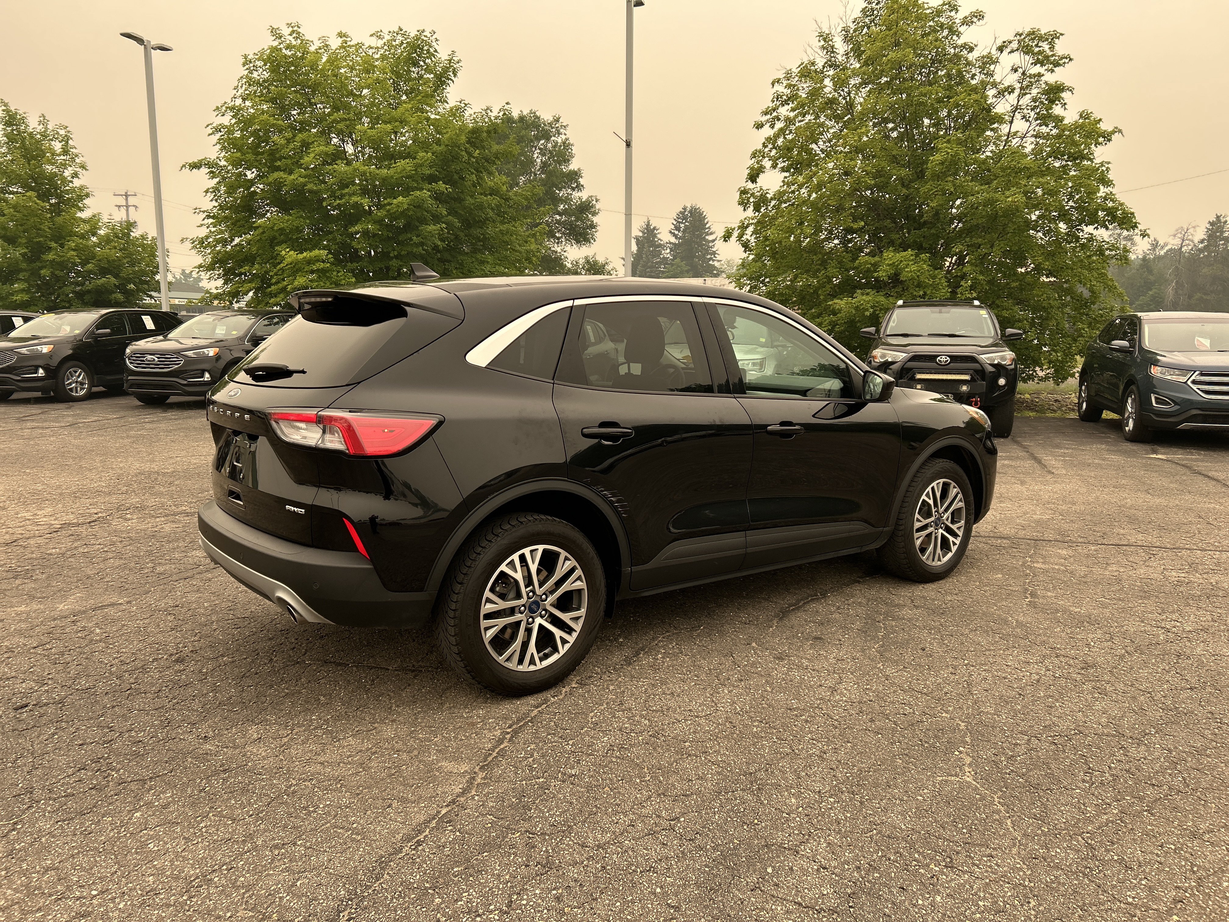 Certified 2022 Ford Escape SEL w/ Equipment Group 302A AWD/4WD image 3