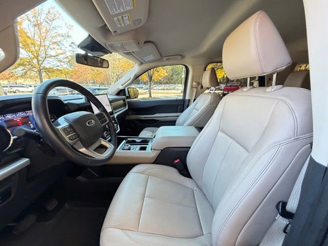 Certified 2023 Ford Expedition XLT image 18