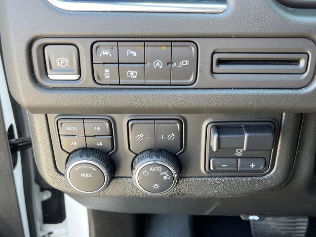 Used 2022 Chevrolet Tahoe RST w/ Sport Performance Package image 17