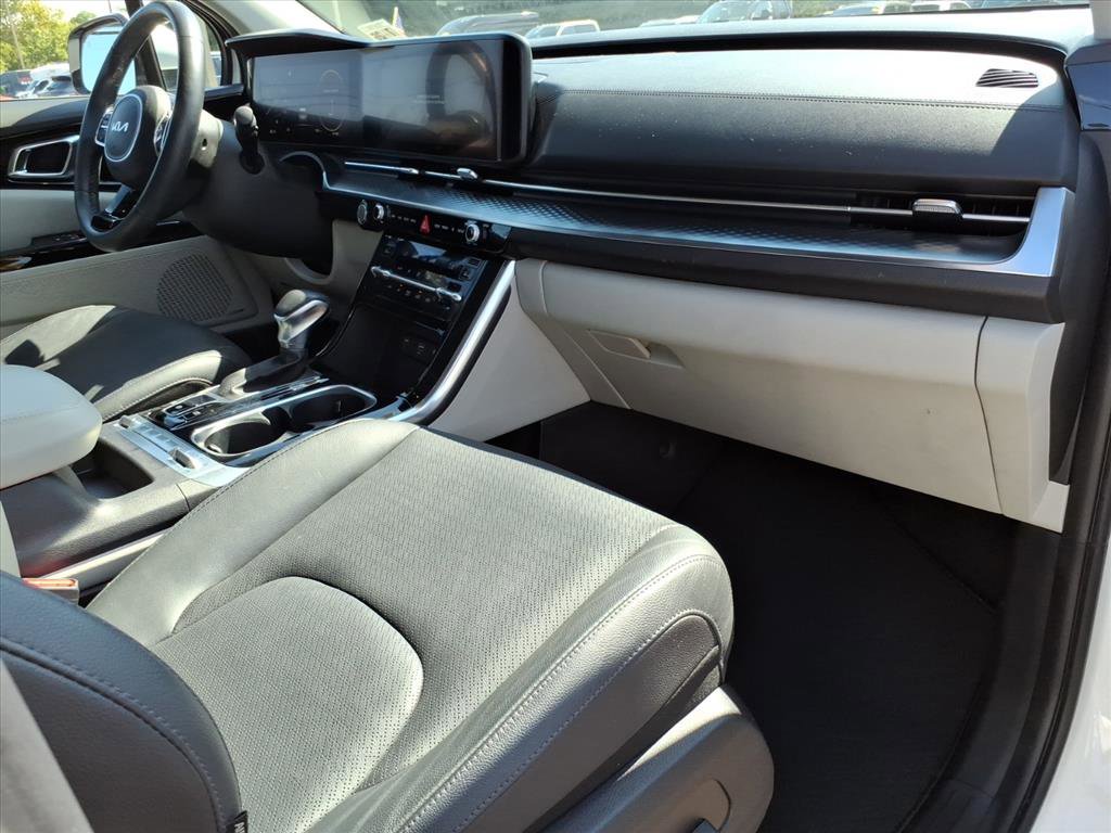 Used 2022 Kia Carnival SX Prestige image 11