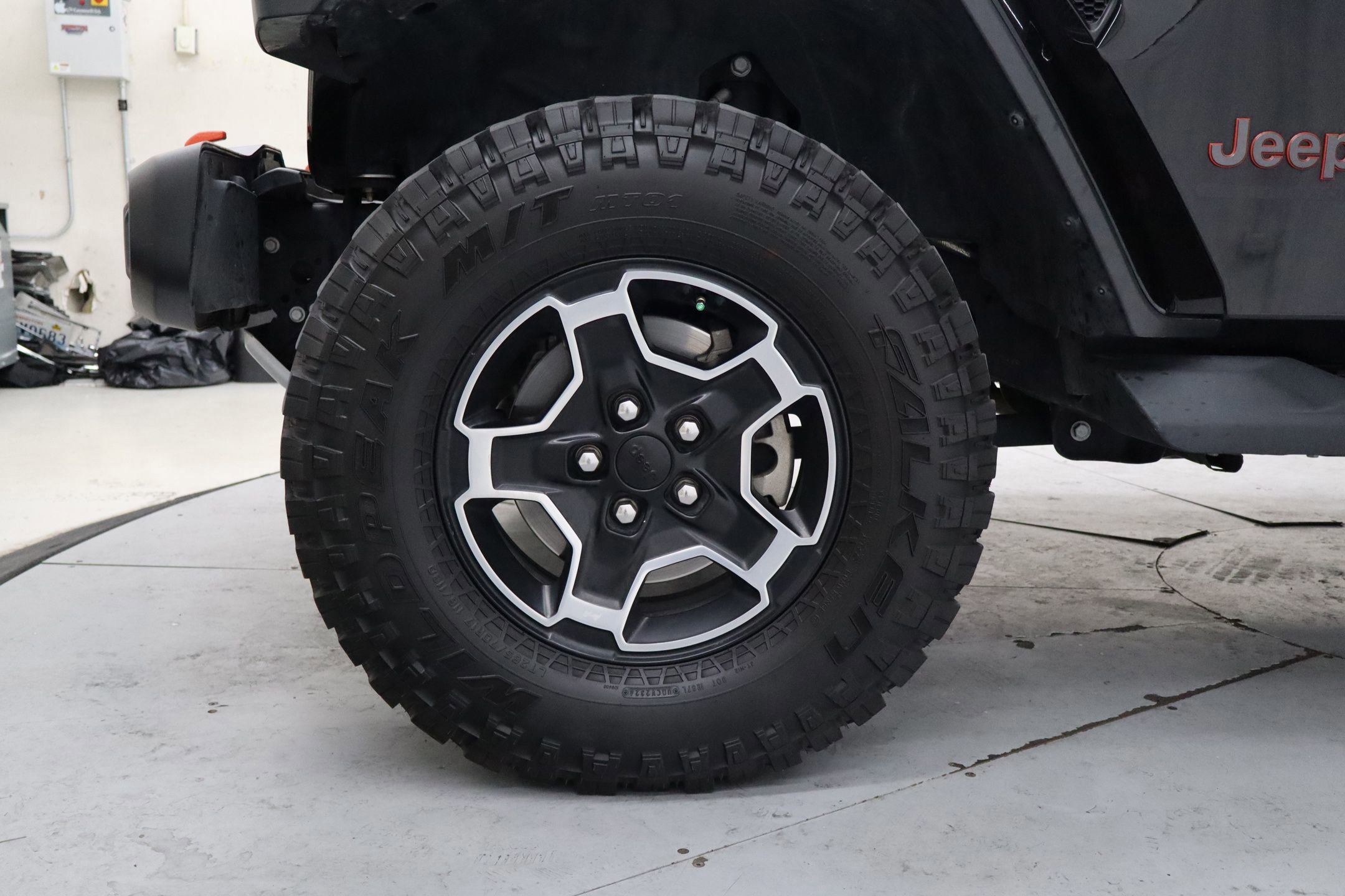 Used 2021 Jeep Gladiator Mojave w/ Dual Top Group image 12