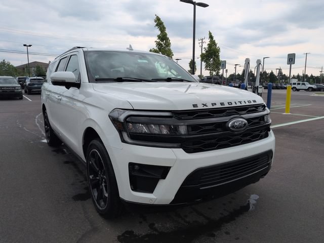 Certified 2023 Ford Expedition Max Limited AWD/4WD image 3