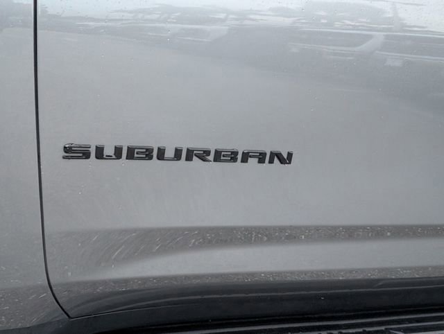 Used 2022 Chevrolet Suburban RST w/ Luxury Package image 8