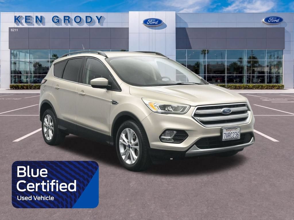 Certified 2017 Ford Escape SE w/ Equipment Group 201A FWD image 1
