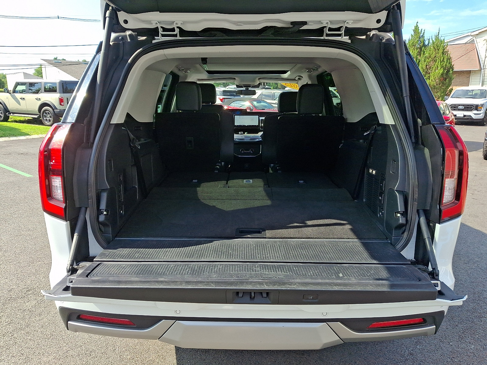 Certified 2025 Ford Expedition Platinum AWD/4WD image 30