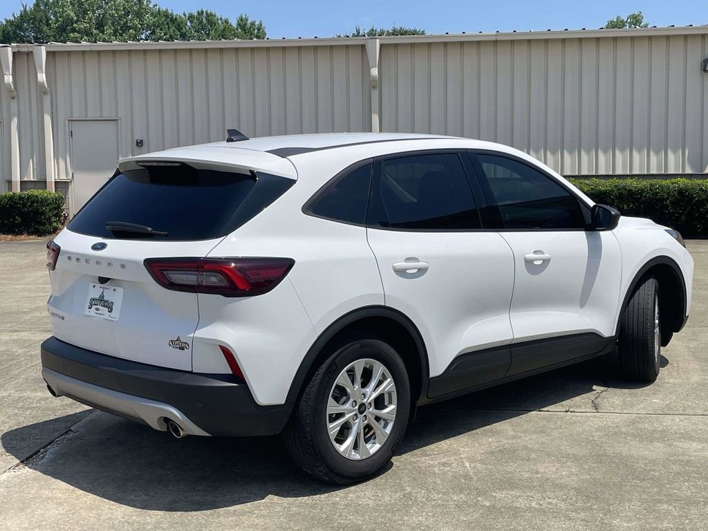 Certified 2025 Ford Escape Active w/ Tech Pack #1 FWD image 3