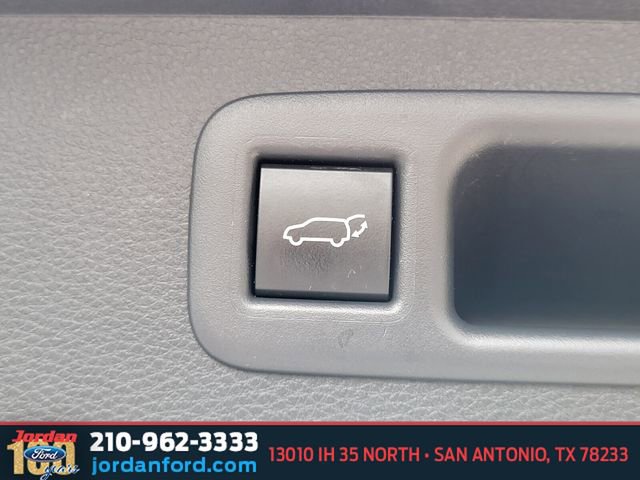 Used 2023 Toyota Highlander XLE FWD image 32
