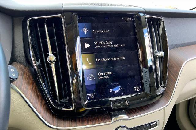 Used 2021 Volvo XC60 T5 Momentum w/ Premium Package image 31