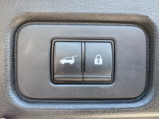 Used 2023 Nissan Pathfinder Platinum AWD/4WD image 9