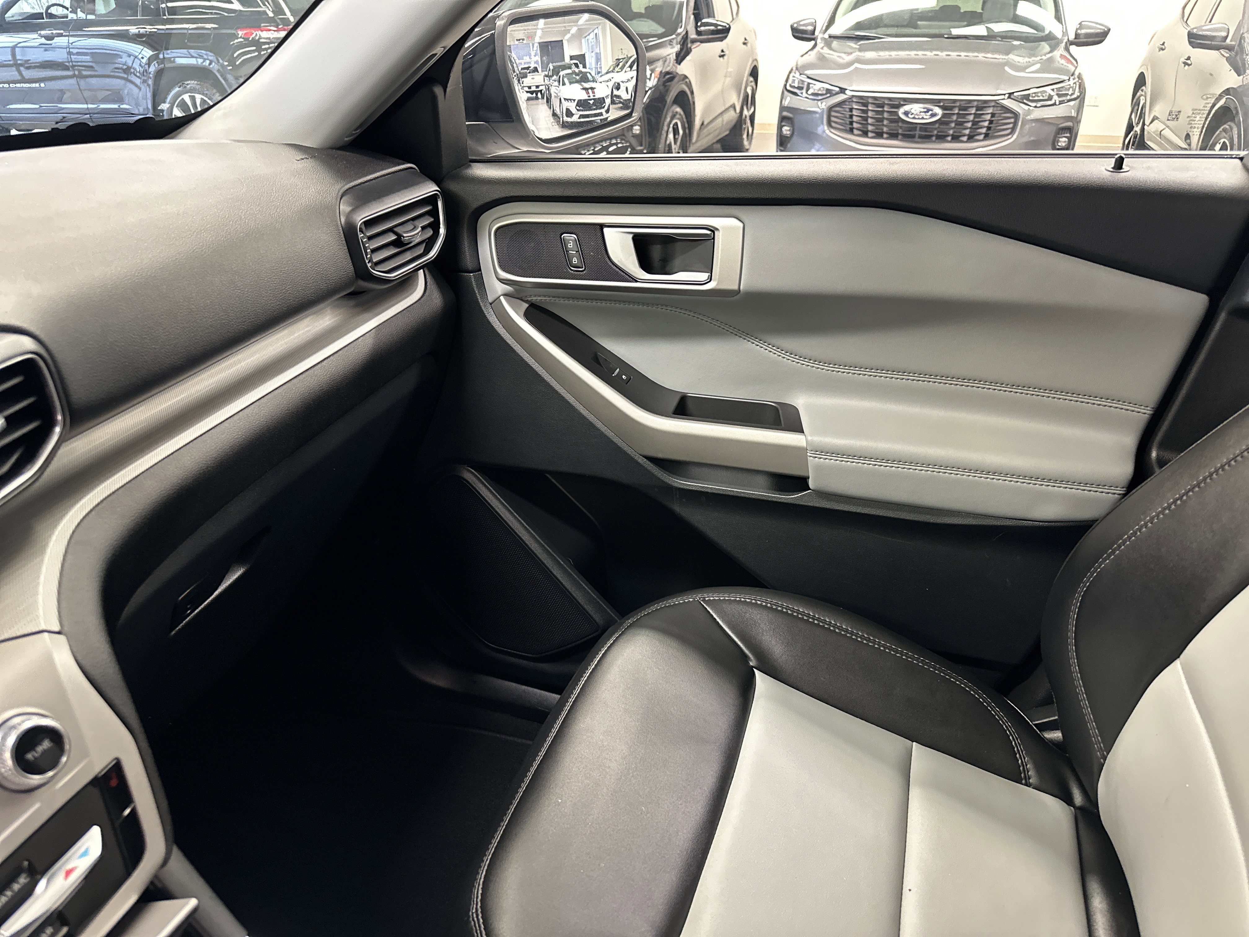 Certified 2023 Ford Explorer XLT w/ Equipment Group 202A image 26